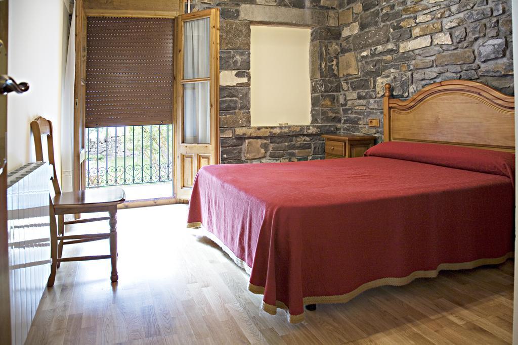 Apartamentos Casa Buisan Broto Room photo